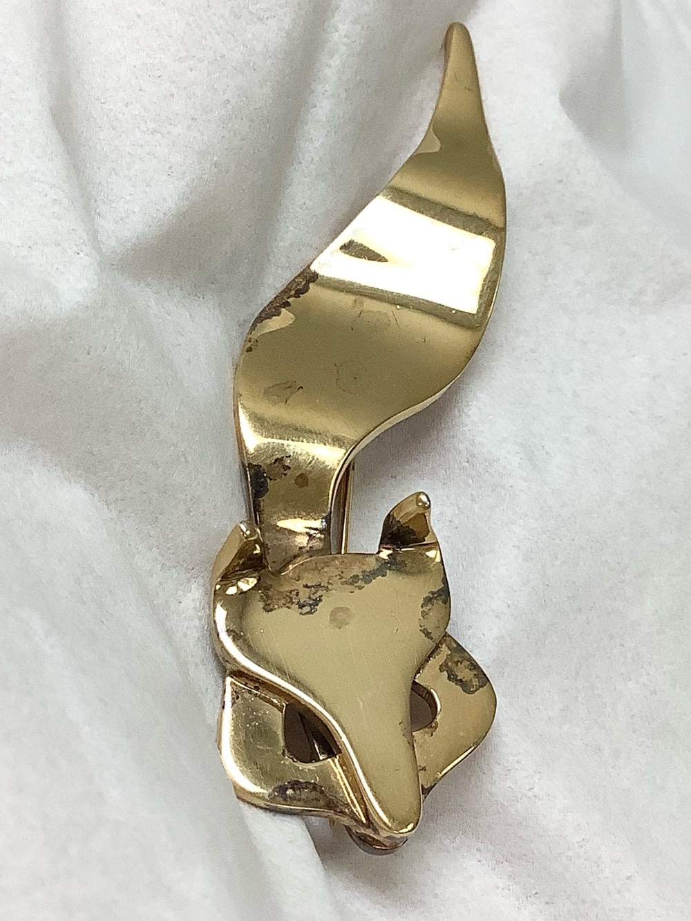 Vintage Collectible 925 in Gold tone Fox Flame Brooch Signed CII w/ nice Patina